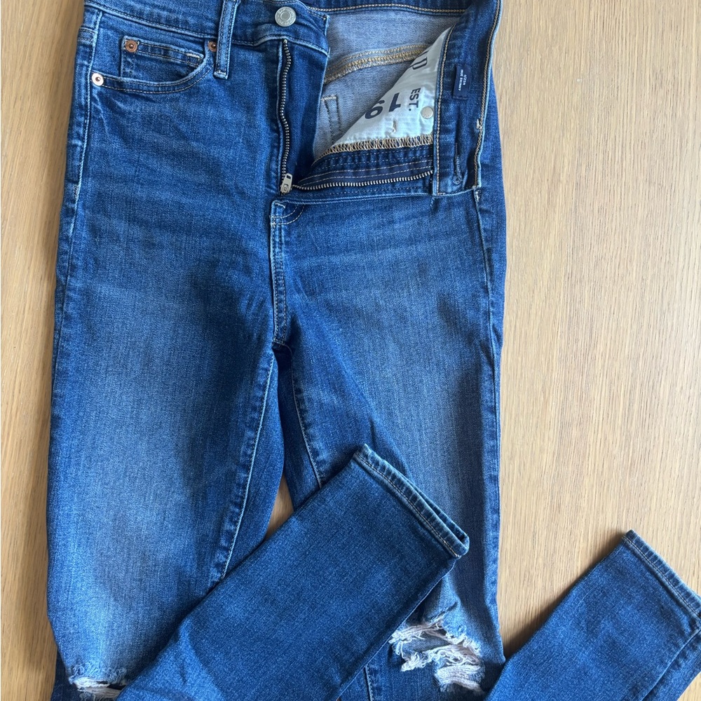 GAP Blue Skinny Jeans with Distressed Detailing